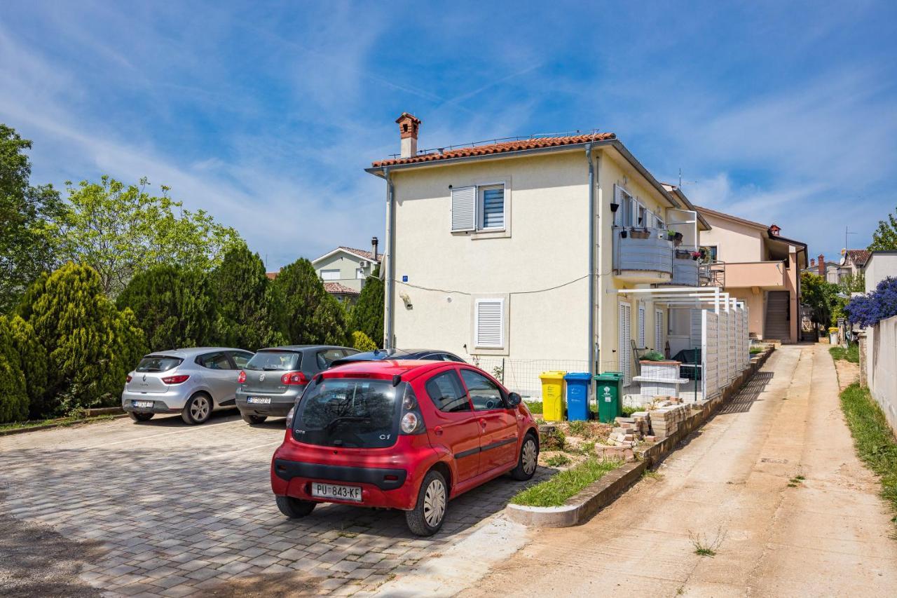 Apartamento Studio Apartman Marly Pula Exterior foto